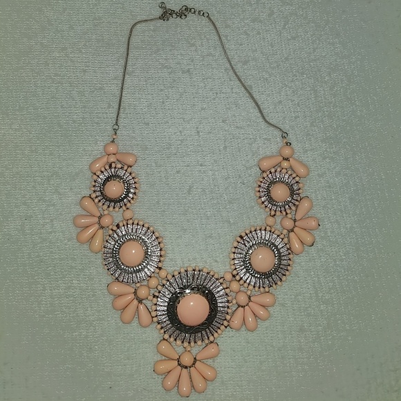 Francesca's coral statement necklace - Picture 1 of 1
